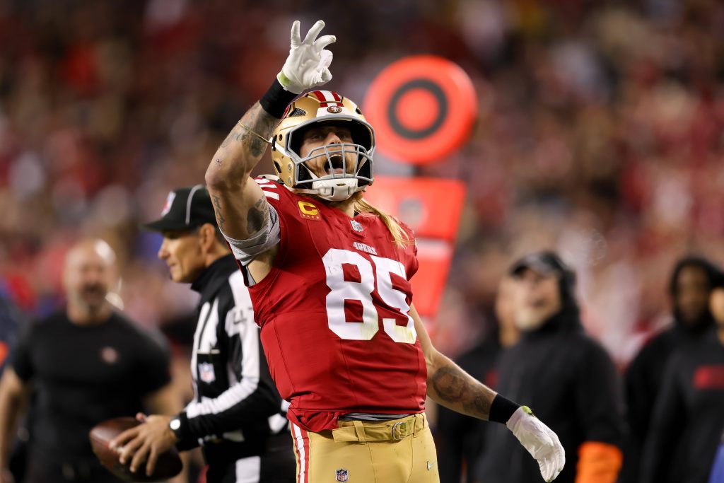NFL, American Football Herren, USA Detroit Lions at San Francisco 49ers Dec 30, 2024 Santa Clara, California, USA San Francisco 49ers tight end George Kittle 85 celebrates after a play during the first quarter against the Detroit Lions at Levi s Stadium. Santa Clara Levi s Stadium California USA, EDITORIAL USE ONLY PUBLICATIONxINxGERxSUIxAUTxONLY Copyright: xSergioxEstradax 20241230_tbs_ea1_181