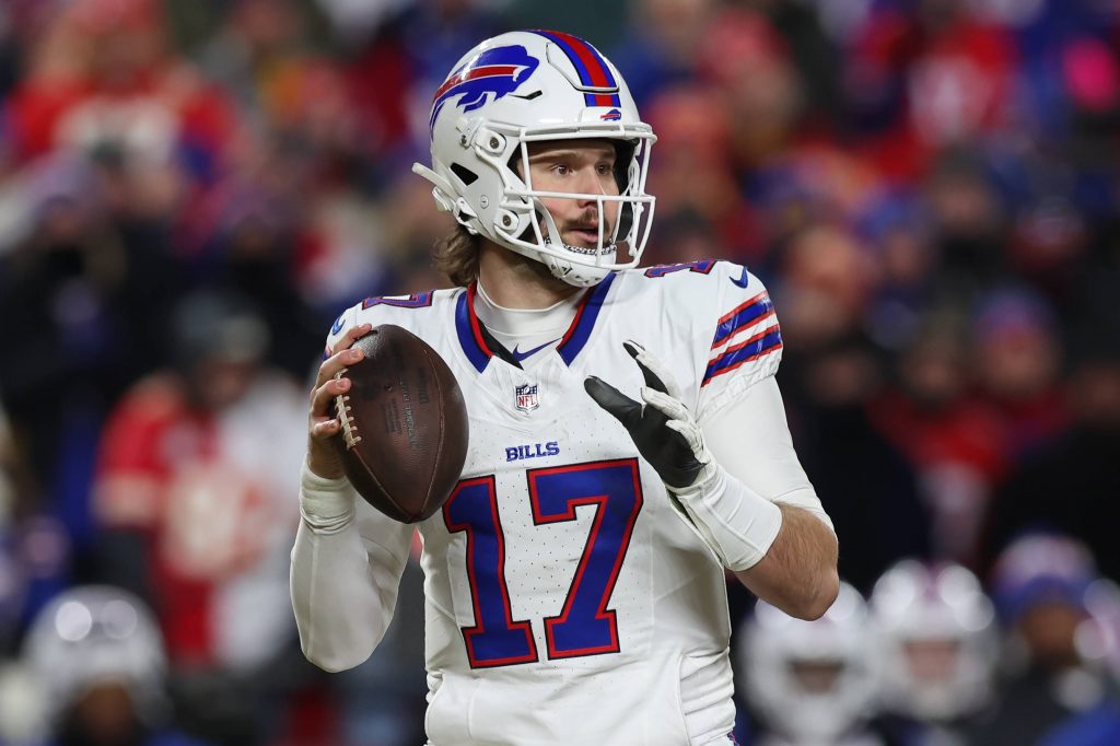 KANSAS CITY, MO - JANUARY 26: Buffalo Bills quarterback Josh Allen 17 looks to pass in the second quarter of the AFC Championship game between the Buffalo Bills and Kansas City Chiefs on January 26, 2025 at GEHA Field at Arrowhead Stadium in Kansas City, MO. Photo by Scott Winters/Icon Sportswire NFL, American Football Herren, USA JAN 26 AFC Championship - Bills at Chiefs EDITORIAL USE ONLY Icon2501261212