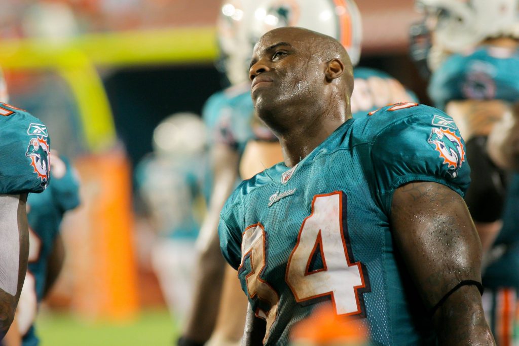 Aug. 31, 2010 - Miami Gardens, Florida, United States of America - 27 August 2010: Ricky Williams ( 34) Running Back for the Miami Dolphins looks up at the scoreboard during the game between the Atlanta Falcons and the Miami Dolphins in Miami Gardens, Florida - ZUMAx31