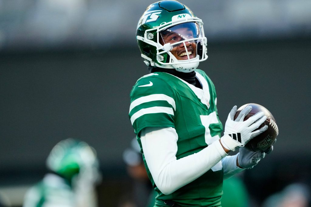 Syndication: The Record New York Jets wide receiver Garrett Wilson 5 is shown as he warms up, Sunday January 5, 2025, in East Rutherford. North Jersey , EDITORIAL USE ONLY PUBLICATIONxINxGERxSUIxAUTxONLY Copyright: xKevinxR.xWexler-NorthJersey.comx USATSI_25121462
