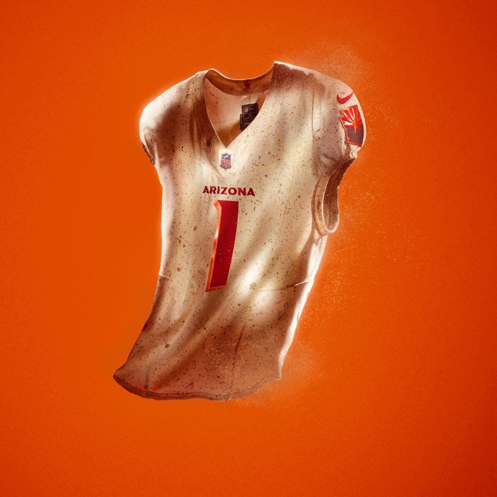 Arizona Cardinals: Die NFL „Rivalries“-Uniform der Cardinals beinhaltet eine Textur, die an die Sand- und Staubstürme Arizonas erinnert.