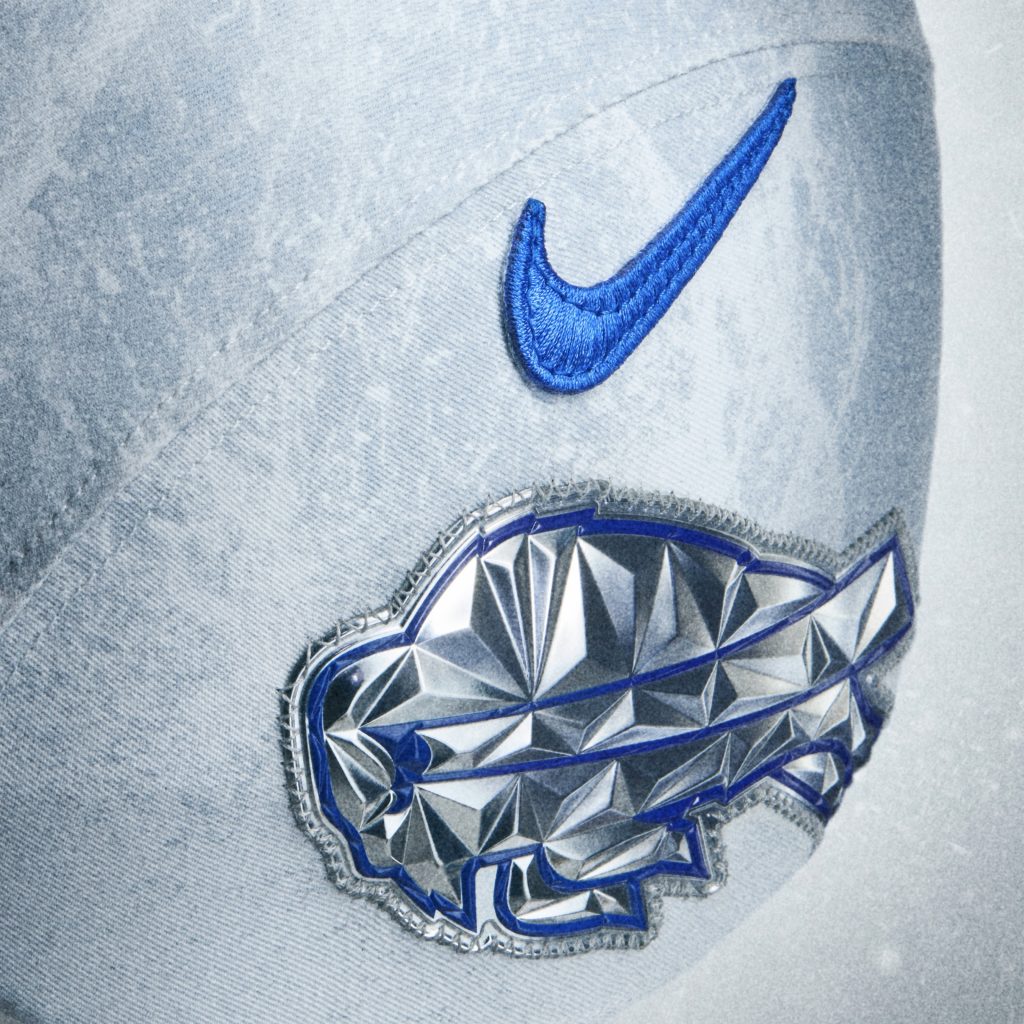 Buffalo Bills: Die Bills nutzen Eis und Schnee wie kein anderes Team, und ihre Rivalries-Uniform spiegelt diese kalte Front wider.