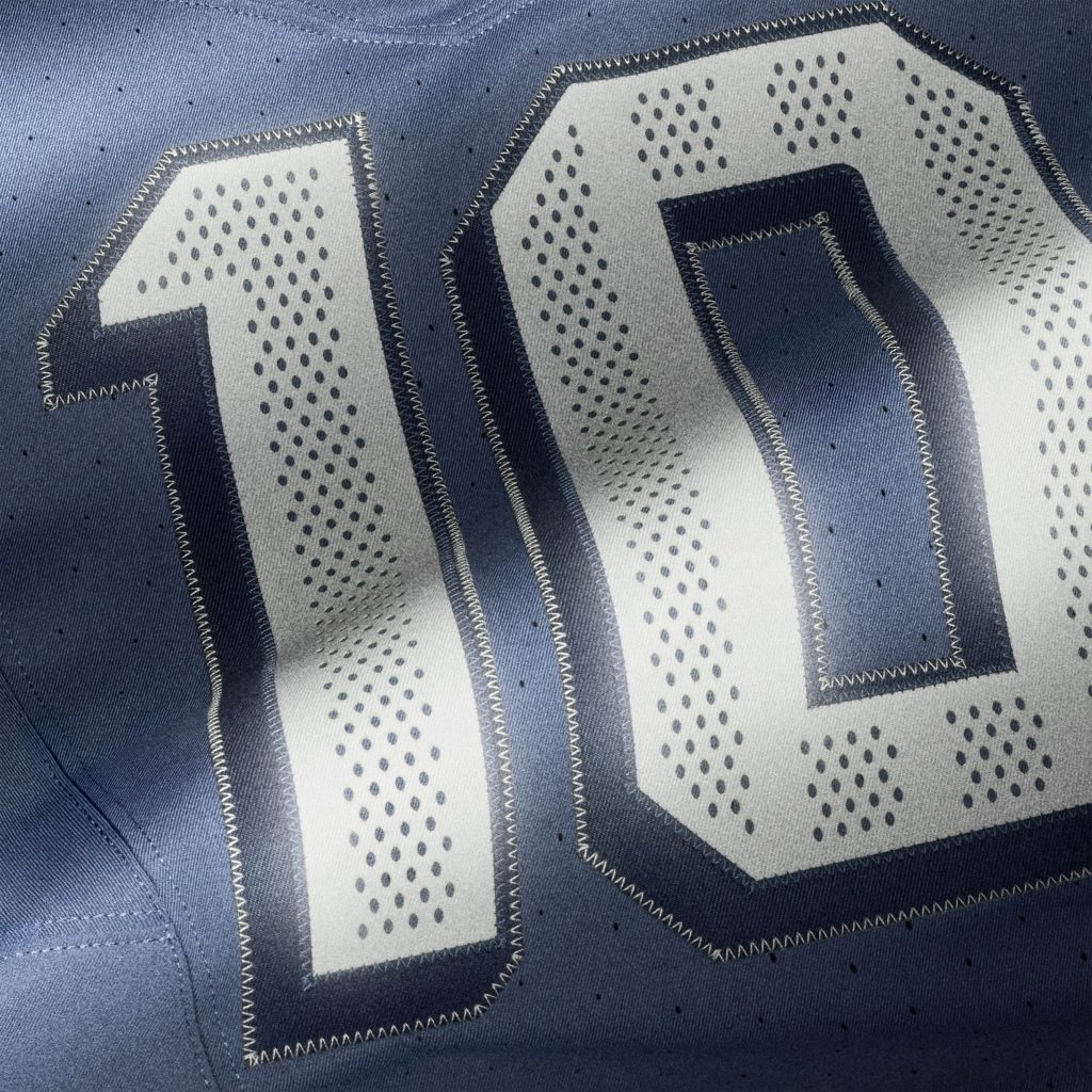 New England Patriots: Die Rivalries-Uniform der Patriots enthält Anspielungen auf Fans aus allen sechs Bundesstaaten Neuenglands: Maine, Vermont, New Hampshire, Massachusetts, Rhode Island und Connecticut.