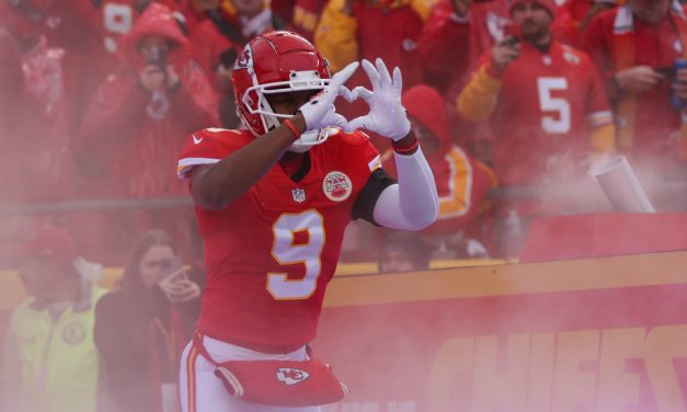 Social Media Game der NFL-Stars: Wie JuJu Smith-Schuster, Russell Wilson & Tom Brady mit TikTok und Instagram ihre Marke stärken und Fans auch 2025 begeistern