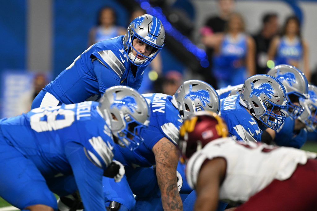 NFL, American Football Herren, USA NFC Divisional Round-Washington Commanders at Detroit Lions Jan 18, 2025 Detroit, Michigan, USA Detroit Lions quarterback Jared Goff 16 prior to the snap during the fourth quarter against the Washington Commanders in a 2025 NFC divisional round game at Ford Field. Detroit Ford Field Michigan USA, EDITORIAL USE ONLY PUBLICATIONxINxGERxSUIxAUTxONLY Copyright: xLonxHorwedelx 20250118_ams_jr6_0137