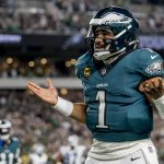 Eagles bezwingen Cowboys 24-20 – Hurts glänzt, Skandal um Carter überschattet NFL Saisonauftakt
