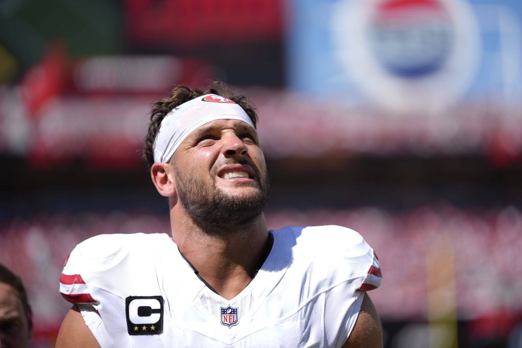 Nick Bosa #97 von den San Francisco 49ers hatte schon häufiger mit Verletzungen zu kämpfen.
