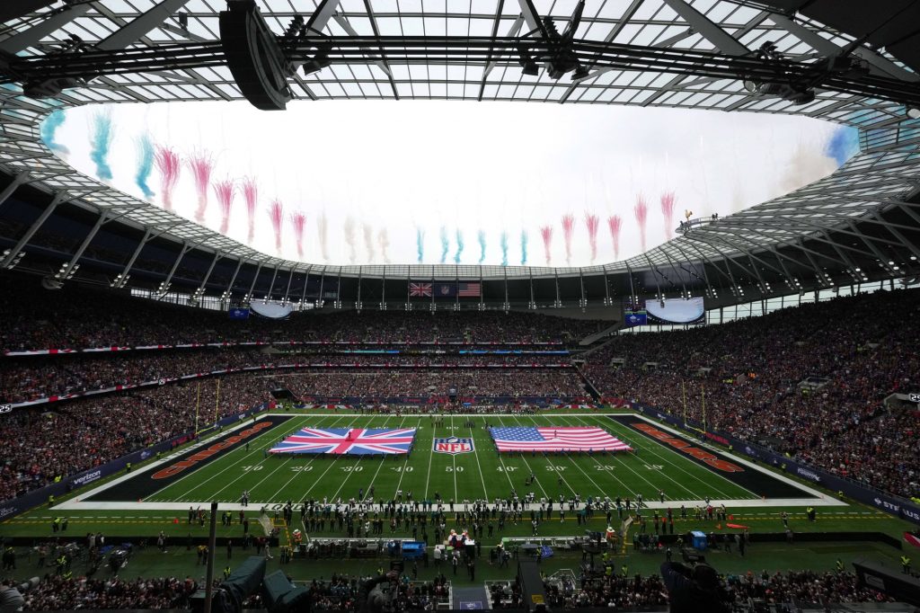 Blick auf das Tottenham Stadium während eines NFL-Spiels – die Minnesota Vikings bereiten sich auf ihr Europa-Abenteuer vor.