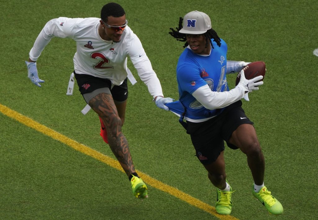 Pat Surtain II (Denver Broncos) und Jahmyr Gibbs (Detriot Lions) bei den Pro Bowl Games 2025
