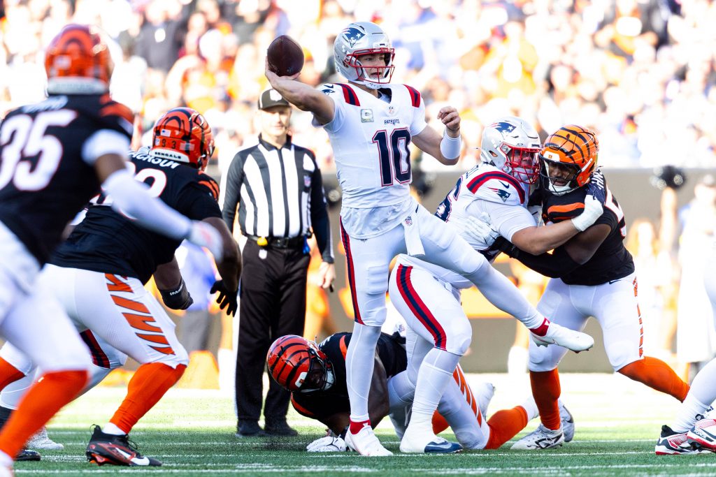 MVP Kandidat 2025: Drake Maye (Nr. 10) im Spiel gegen die Bengals.