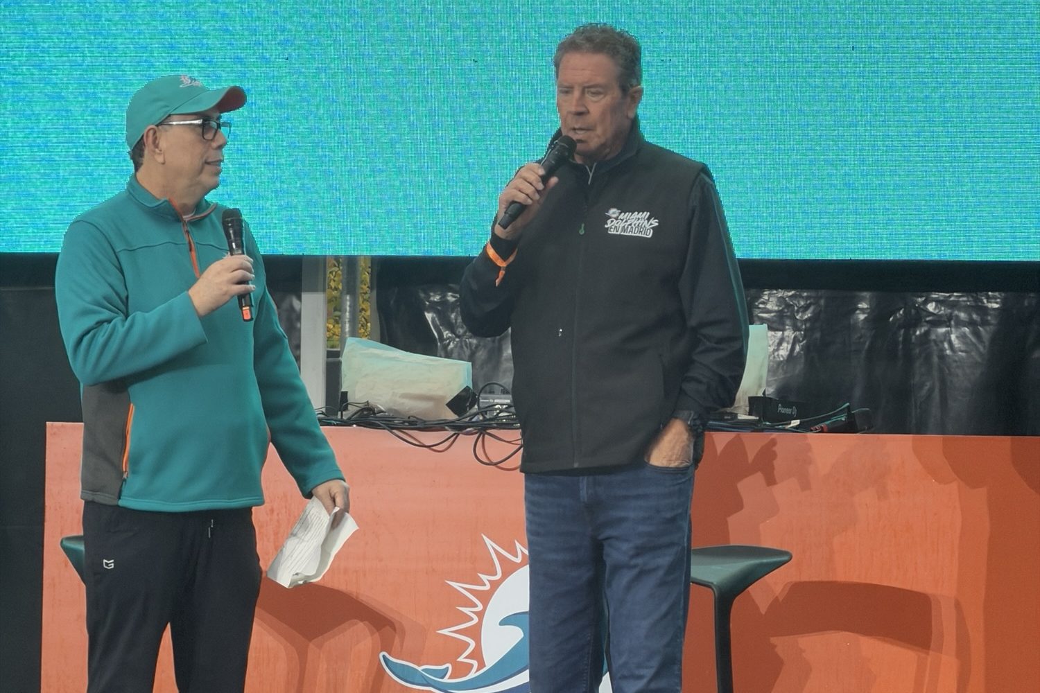 NFL-Legende Dan Marino auf der Bühne der Dolphins FanZone in Madrid