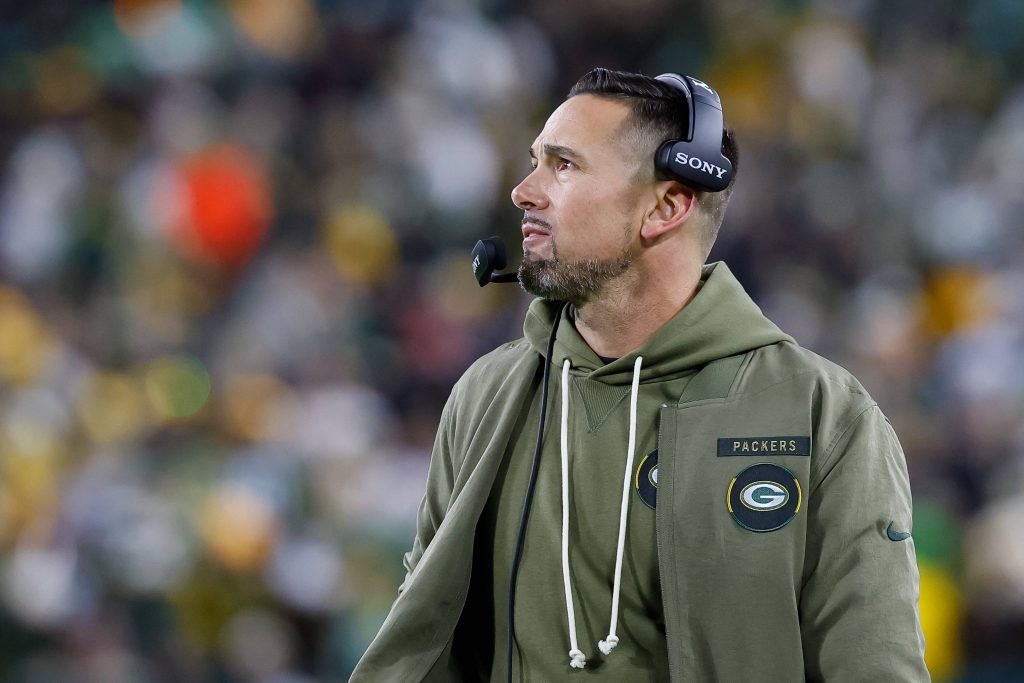 Green Bay Packers Head Coach Matt LaFleur steht nach dem enttäuschenden Saisonaus im Fokus – seine Zukunft an der Seitenlinie in Green Bay über 2026 hinaus ist offen.