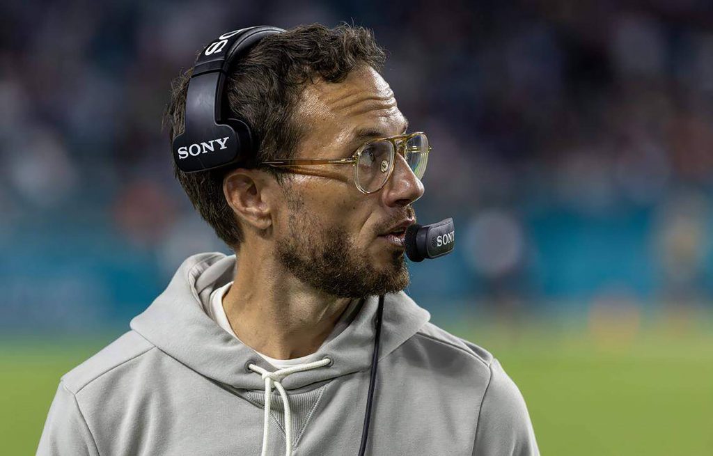 Mike McDaniel bei den Miami Dolphins – ein Beispiel dafür, dass Entscheidungen in der NFL oft erst nach Saisonende | Quelle: IMAGO / ZUMA Press Wire