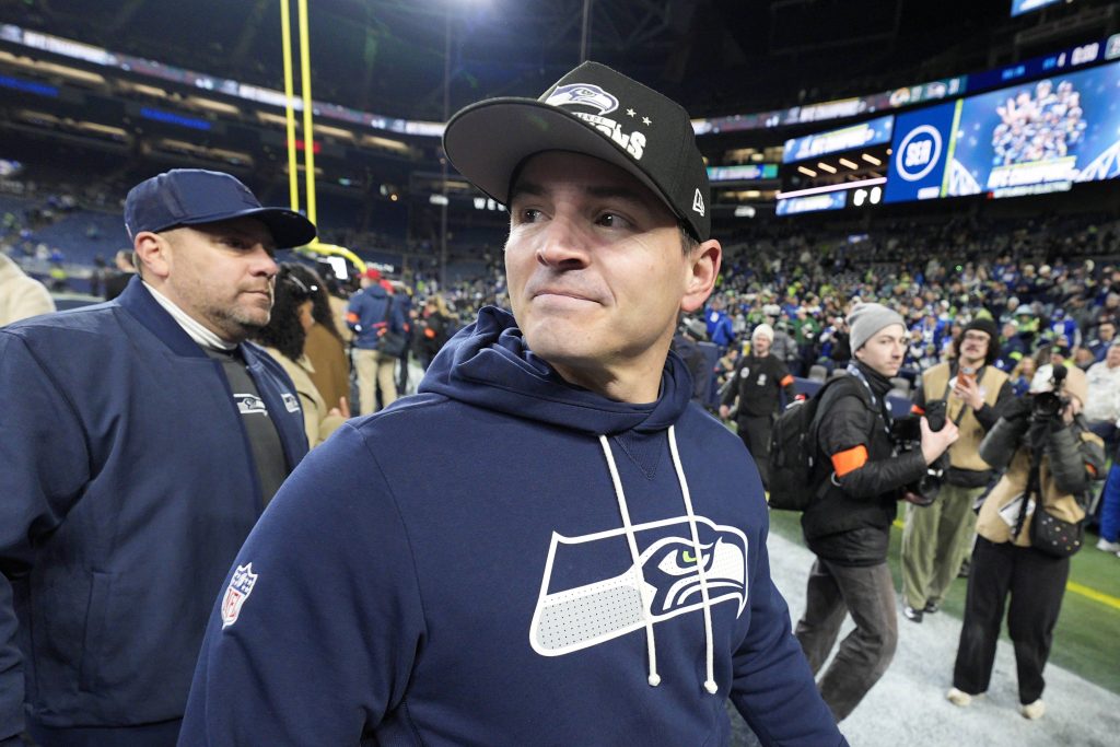 Seattle Seahawks Head Coach Mike Macdonald hat der Franchise mit klarer Führung, defensiver Dominanz und einer starken Teamkultur den Weg in den Super Bowl geebnet.