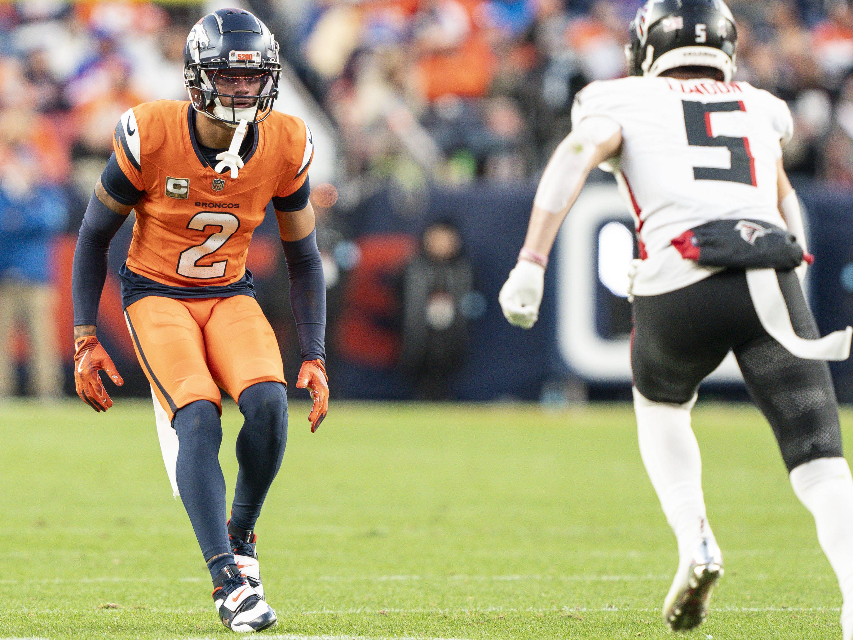 NFL, American Football Herren, USA Football 2024: Atlanta Falcons vs Denver Broncos Nov 17 November 17, 2024: Denver Broncos cornerback Pat Surtain II 2 defends Atlanta Falcons wide receiver Drake London 5 in the second half of the football game between the Denver Broncos and Atlanta Falcons. Derek Regensburger/CSM. Credit Image: Â Derek Regensburger/Cal Media EDITORIAL USE ONLY Copyright: xx ZUMA-20241117_zma_c04_220.jpg DerekxRegensburgerx csmphotothree321971
