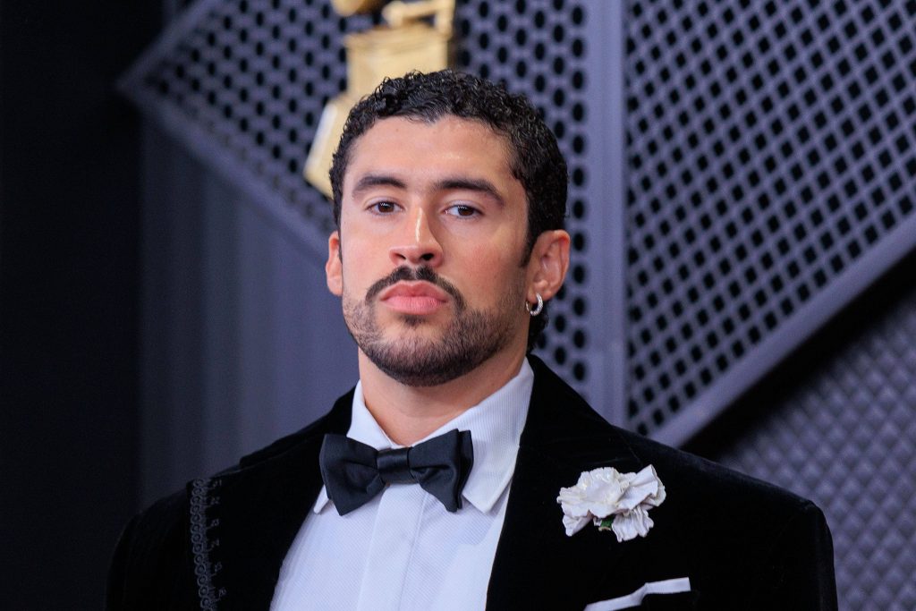 Bad Bunny wird beim Super Bowl LX die Halftime-Show prägen – der puerto-ricanische Superstar steht erstmals als Solo-Headliner auf der größten Bühne des Sports.