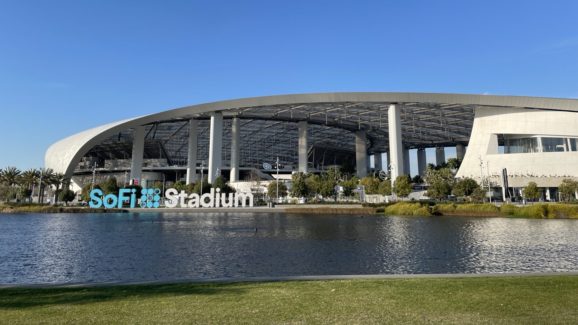 Das SoFi Stadium in Inglewood wird den Super Bowl 2027 ausrichten.