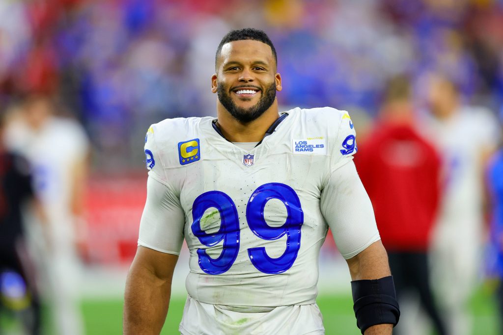 Aaron Donald während seiner aktiven Zeit bei den Los Angeles Rams. Nach dem Myles-Garrett-Trade werden die Spekulationen über ein mögliches NFL-Comeback des zukünftigen Hall-of-Famers lauter.