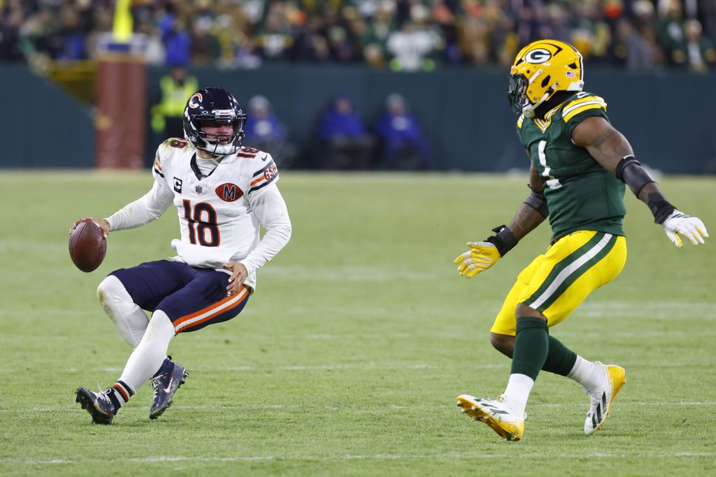 Caleb Williams und Micah Parsons während der vergangenen NFL-Saison. Nach einer überraschenden Aussage des Packers-Stars sorgt das Duo nun auch abseits des Spielfelds für Gesprächsstoff.
