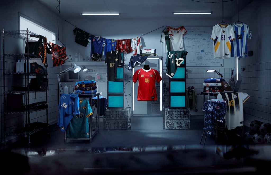 Die neue Football x Football Kollektion 2026 von NFL und Fanatics – NFL-Trikots im Fußball-Look.
