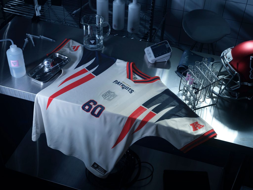 Das Patriots-Trikot aus der Football x Football Kollektion 2026 von NFL und Fanatics.