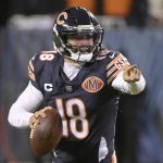 Caleb Williams schenkt dem Papst ein Bears-Trikot