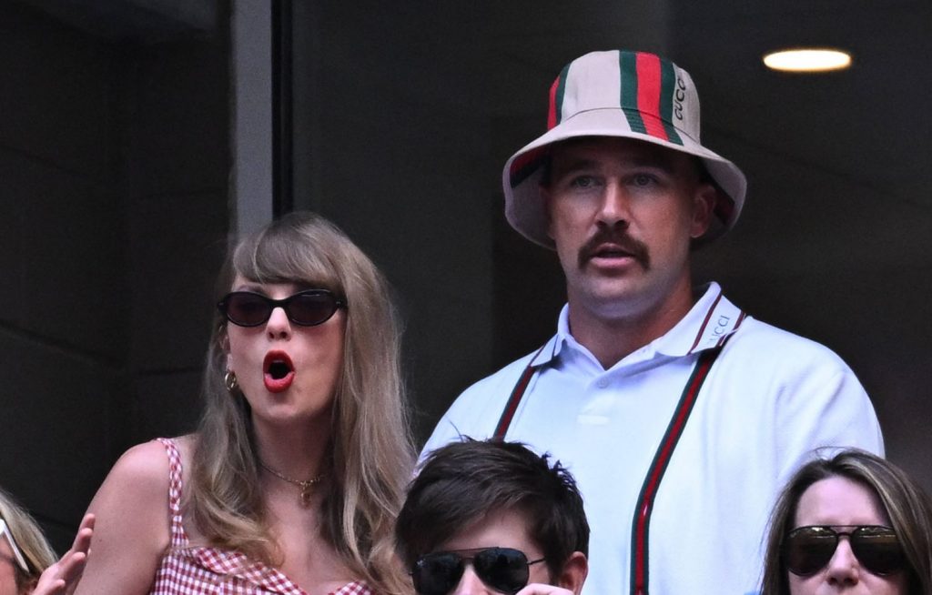 Taylor Swift und Travis Kelce zählen seit 2023 zu den bekanntesten Promi-Paaren der Welt. Nun verdichten sich die Hinweise auf eine Hochzeit im Madison Square Garden in New York.