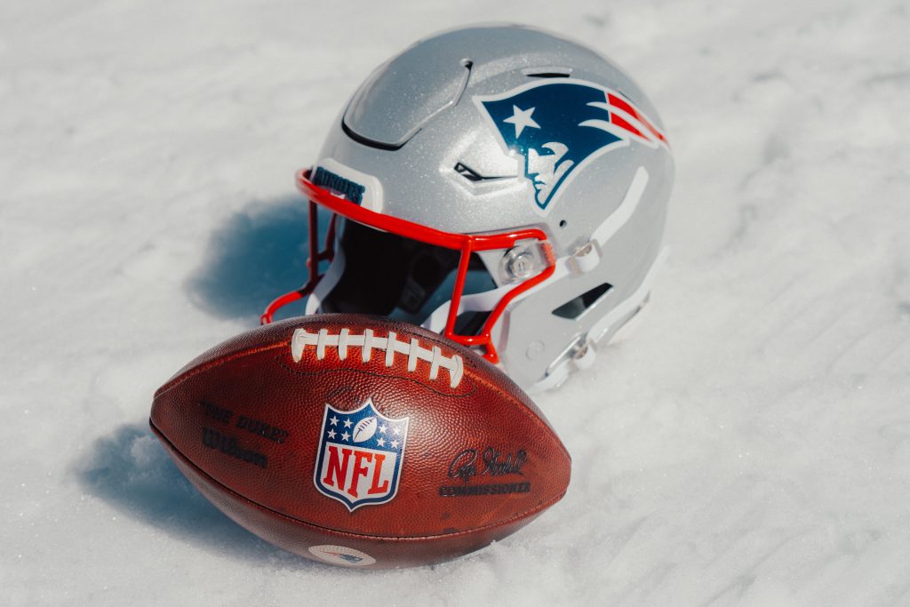 260922 Patriots Jungfraujoch GWR 7 Adam Vinatieri stellt auf dem Jungfraujoch einen Field Goal-Weltrekord auf – als Auftakt zum Patriots-Spiel in München am 15. November.