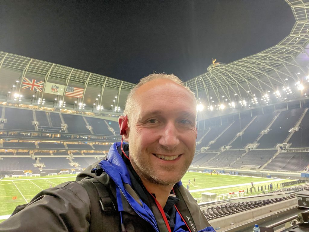 LDN CK 2025 Ei London Calling zum 20. Mal: Carsten Keller reist für Colts gegen Commanders nach Tottenham. Ein persönlicher NFL-Kurztrip zwischen Flughafen, Stadion und Football-Leidenschaft.
