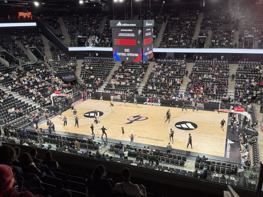 Die Adidas Arena von innen: So sah unsere Sicht beim Spiel von Paris Basketball aus.